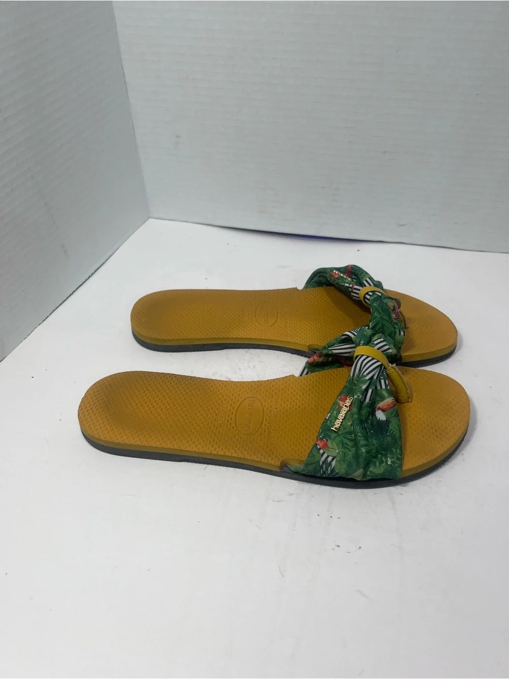Havaianas slip slides