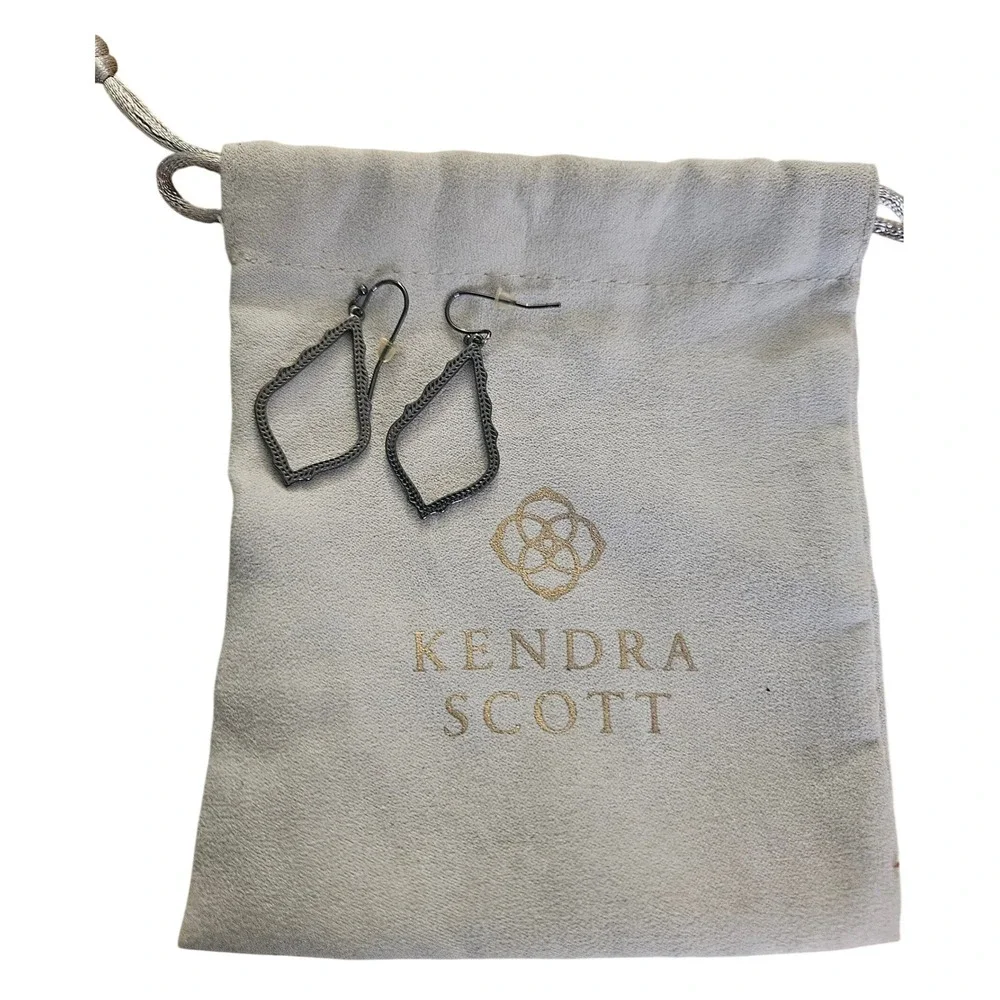 Kendra Scott kendra scott
