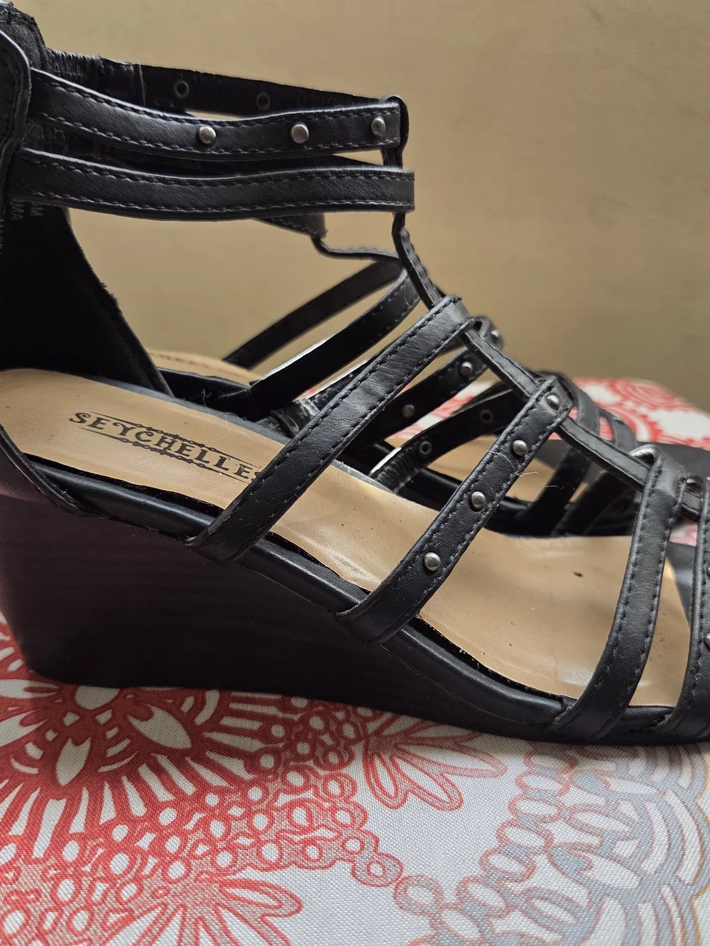Seychelles studded sandals black