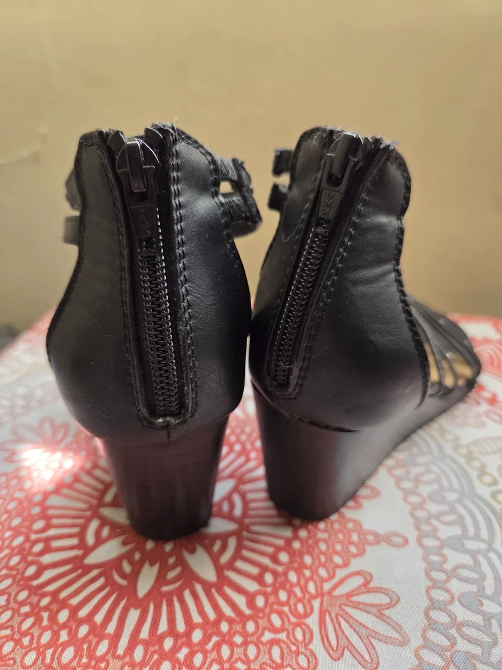 Seychelles sandals gladiator