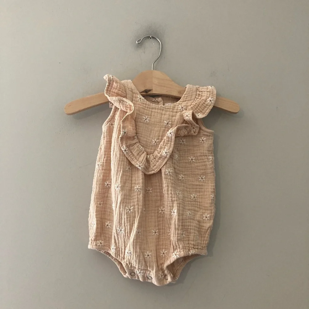 $34 ADD ON rylee + cru muslin embroidered‎ romper 3-6M Zara Mini Boden Baby Gap
