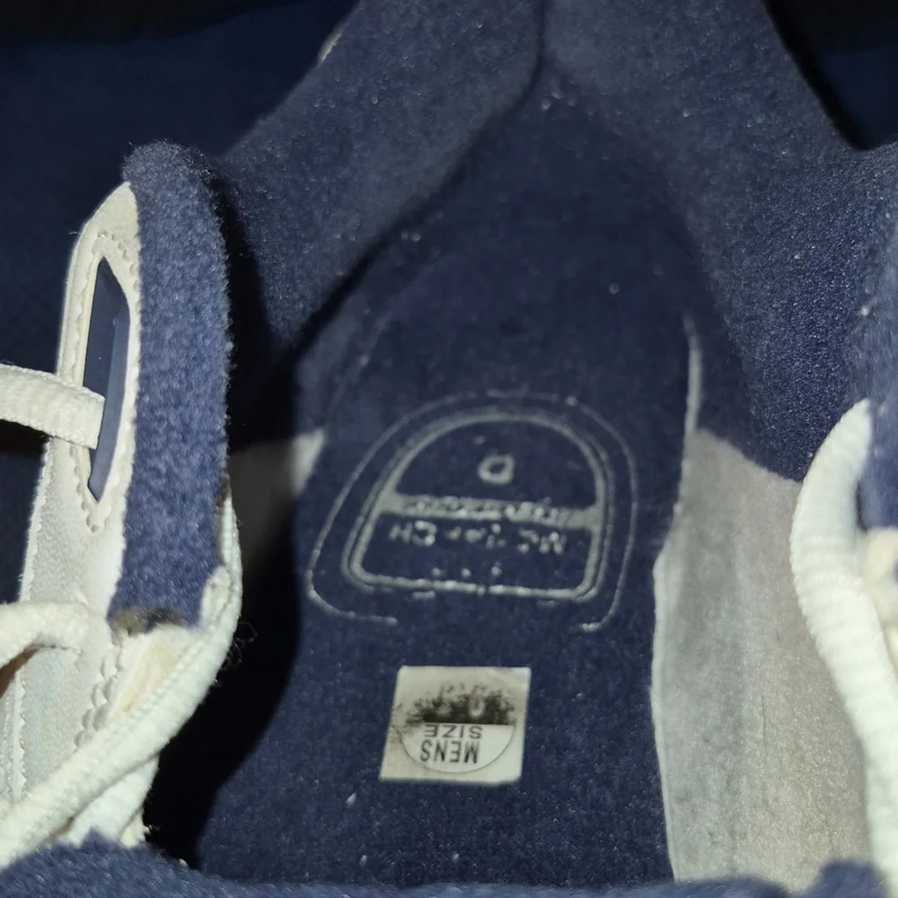 Nike cushioned monarch