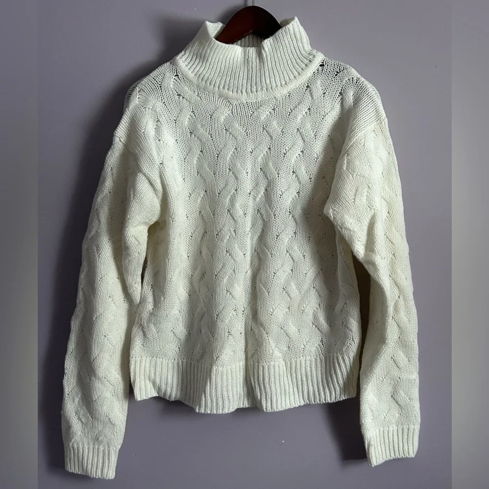 Joe Boxer White Cable Knit Mock Neck Sweater Size Large