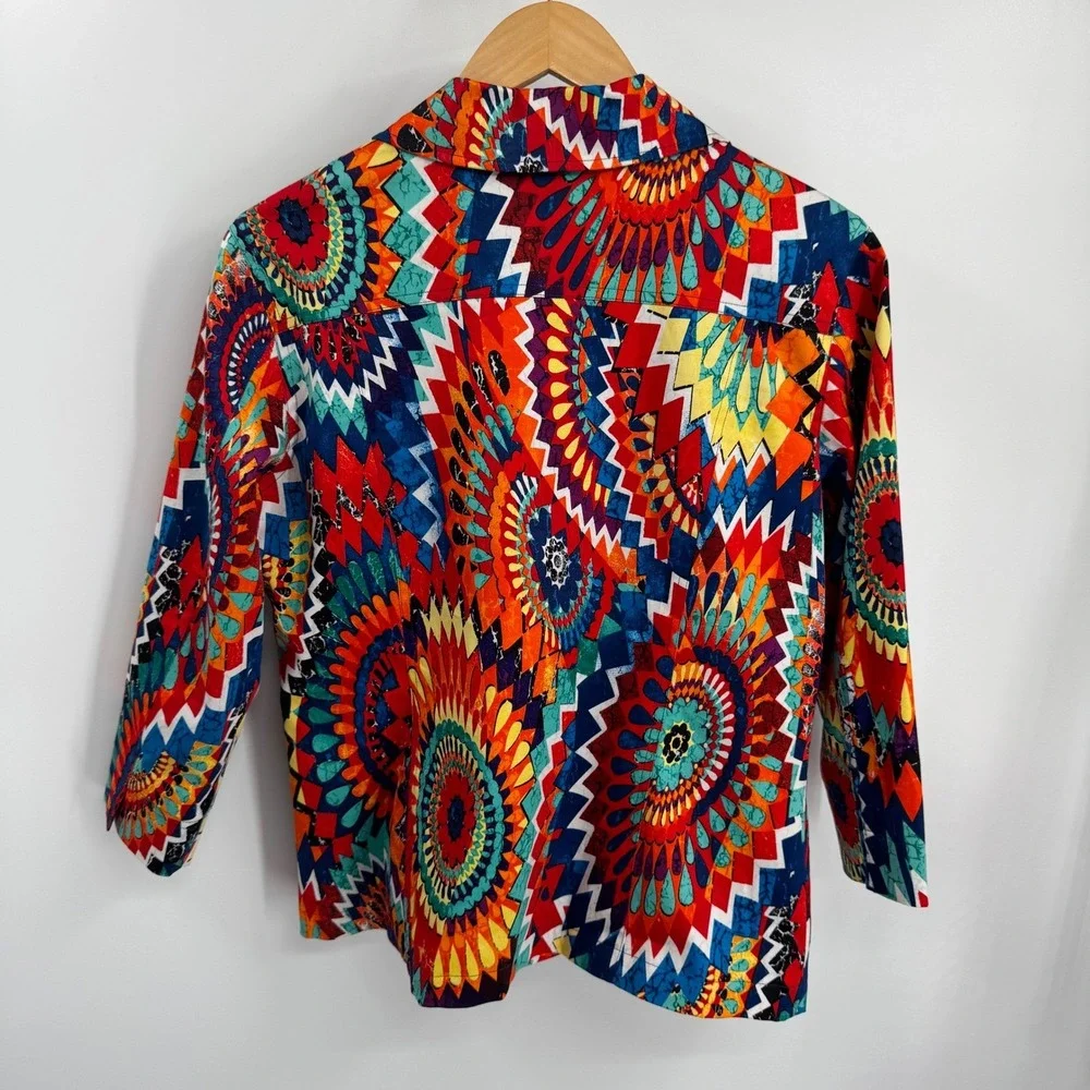 Chicos vibrant button