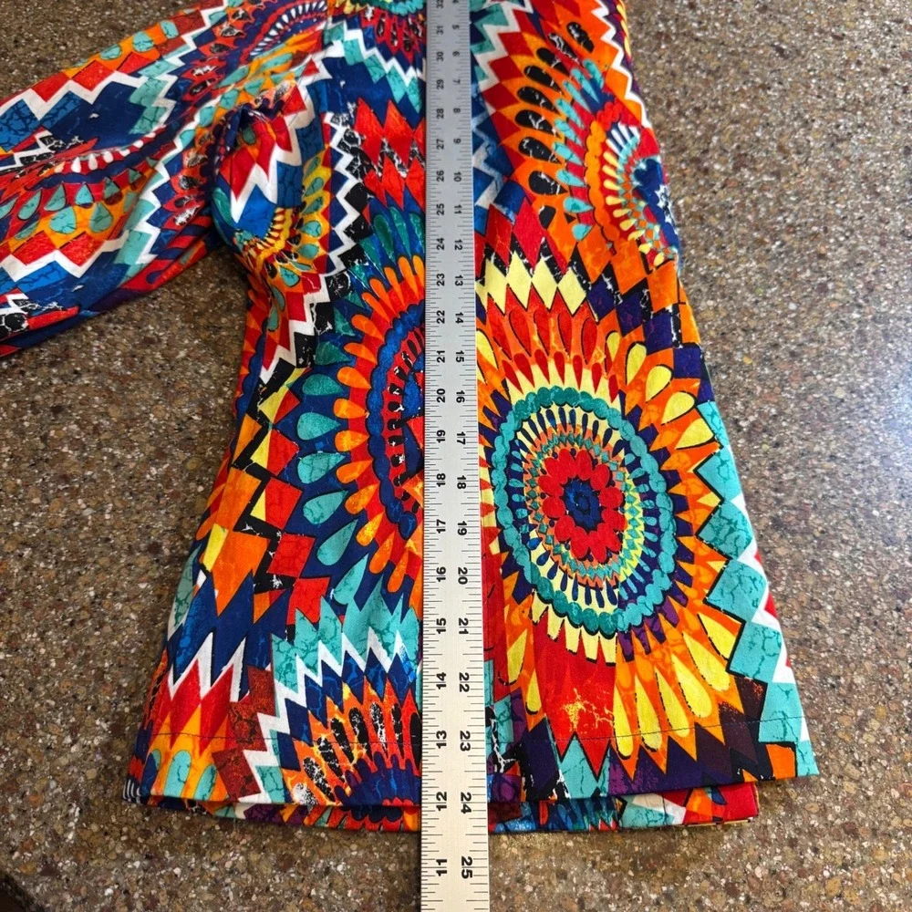 Chicos vibrant button