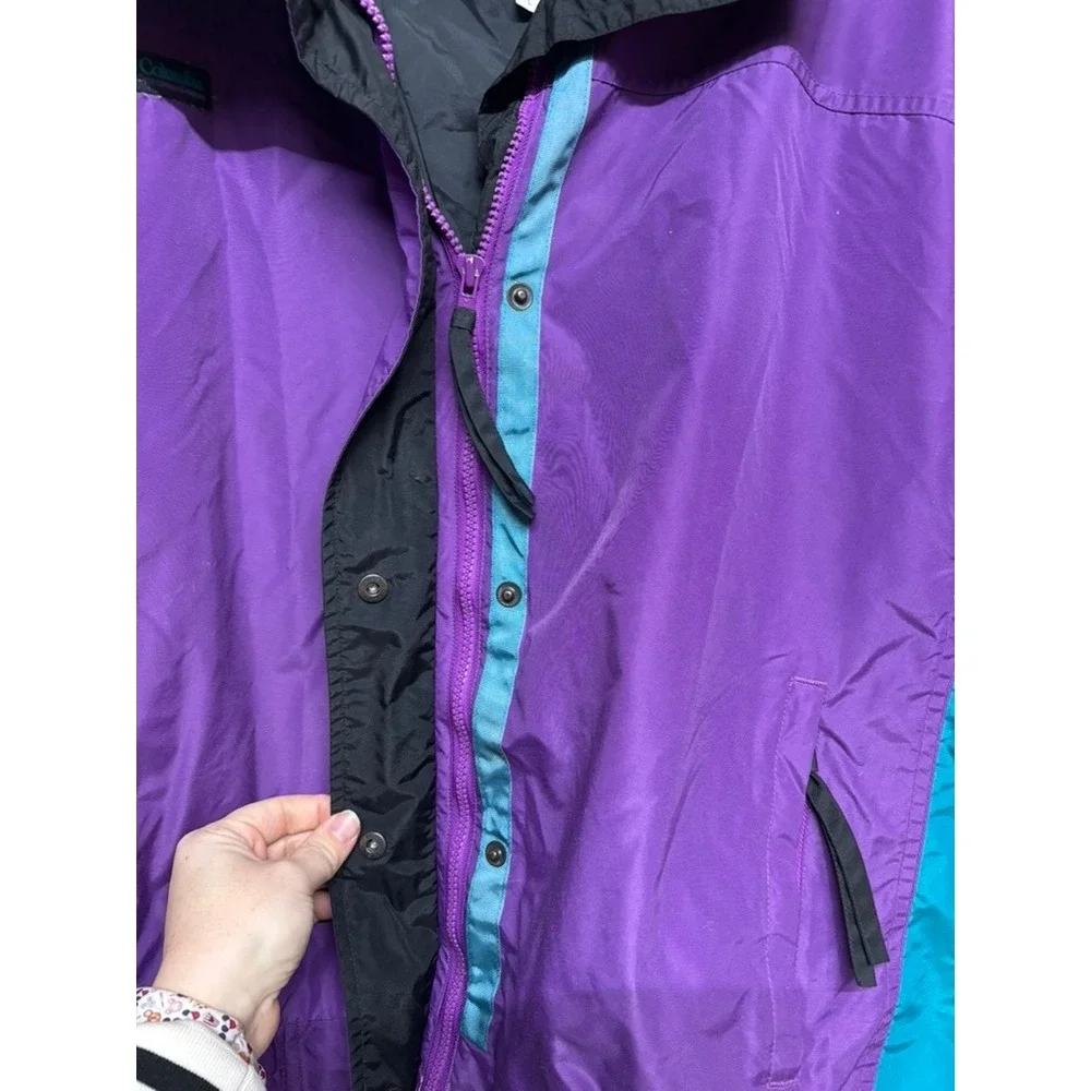 columbia sportswear brand windbreaker