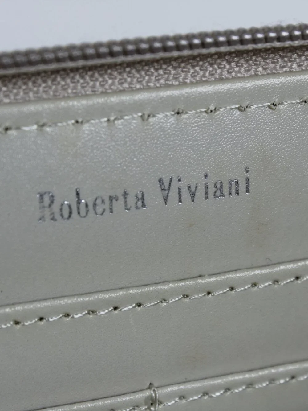 Roberta Viviani add touch