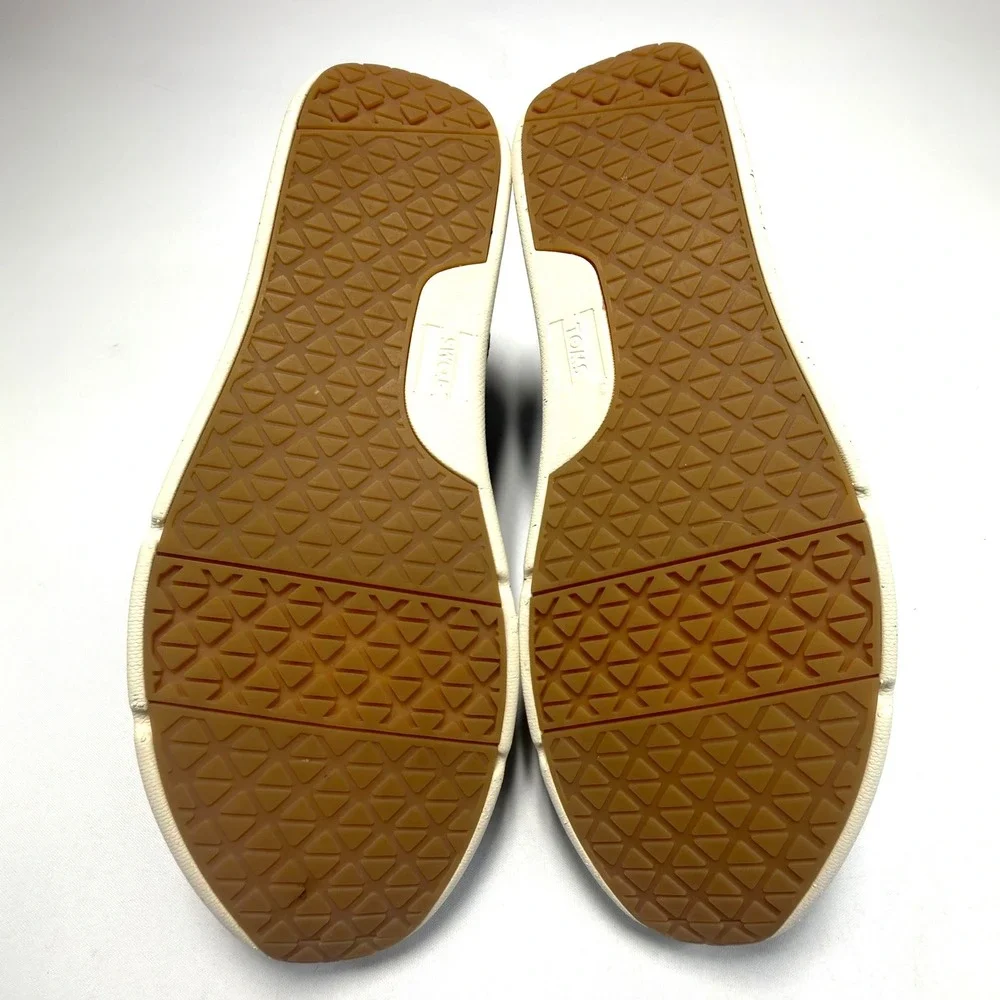 Toms coastal casual