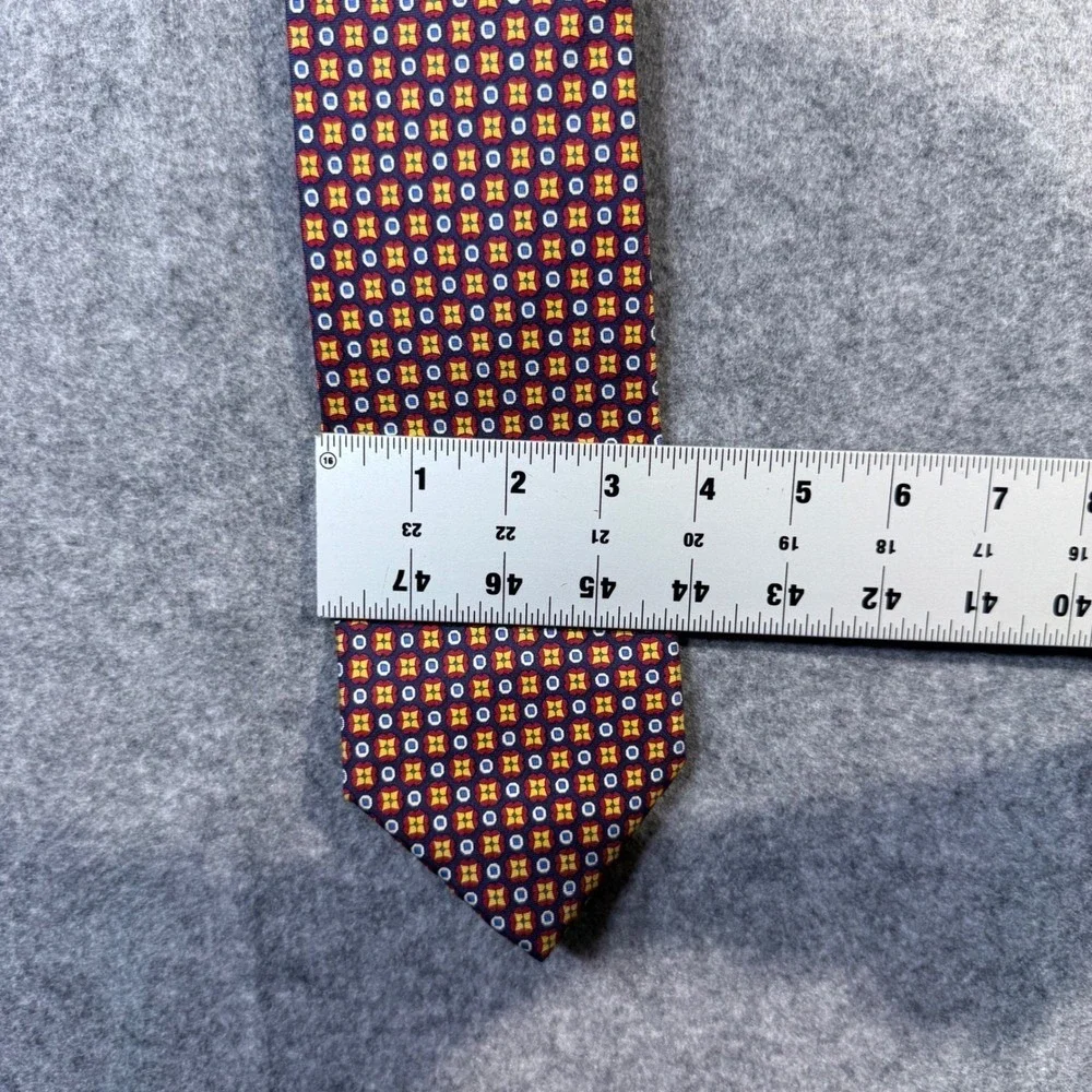 Barneys New York elegant necktie
