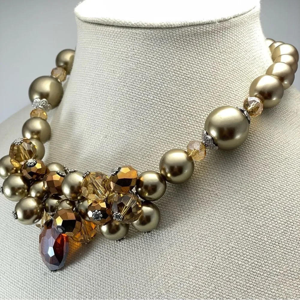 Unbranded contempo chic