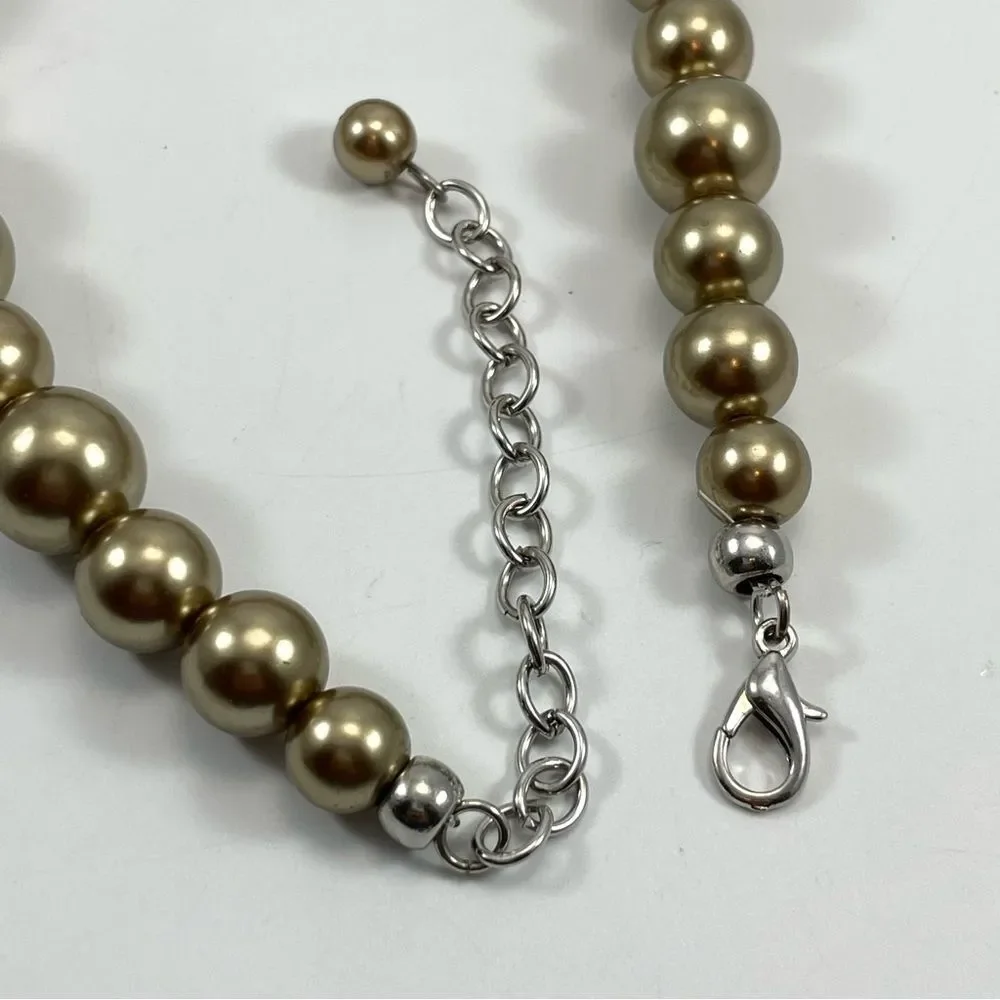 Unbranded contempo chic