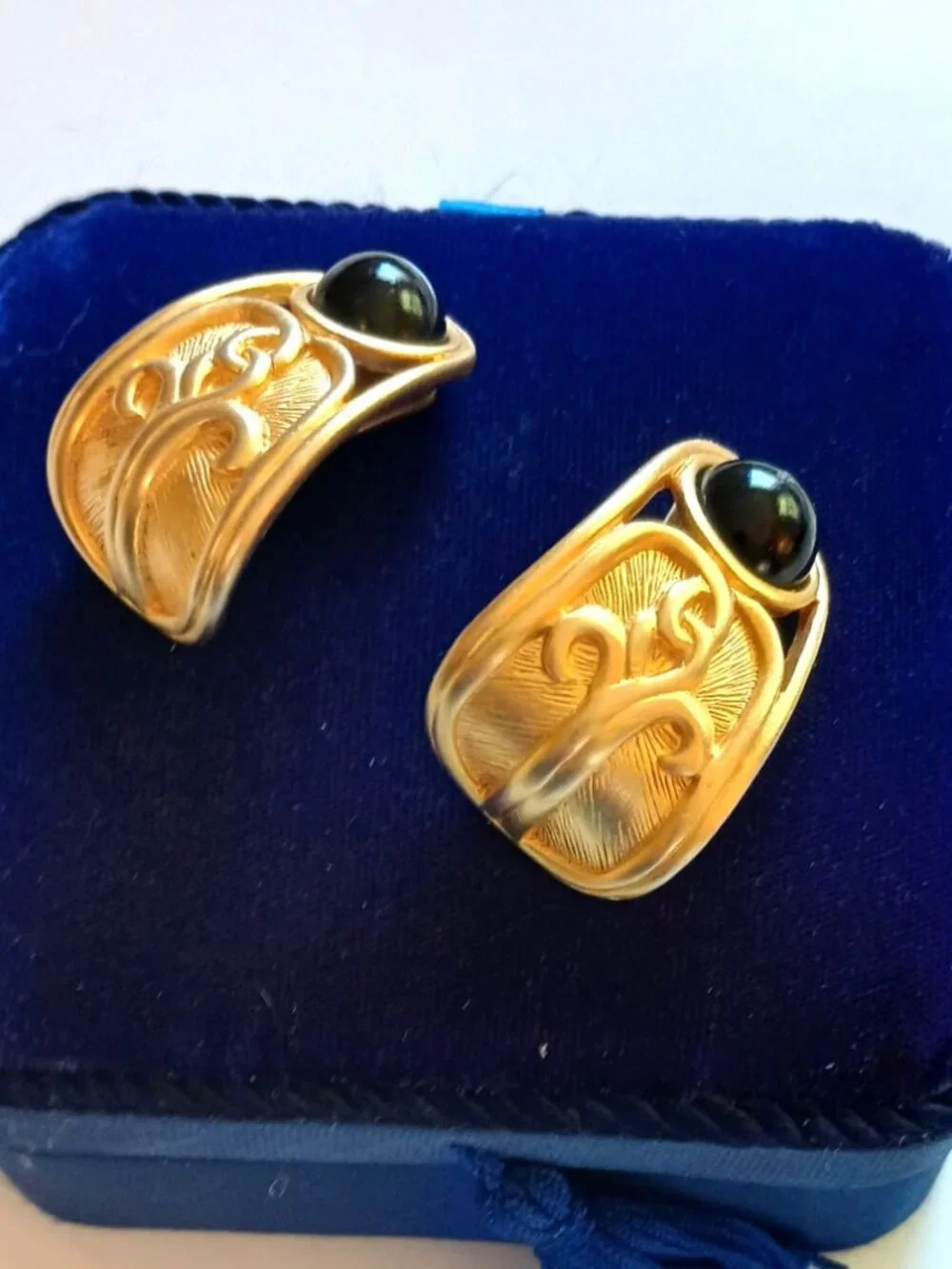 N/A vintage gold