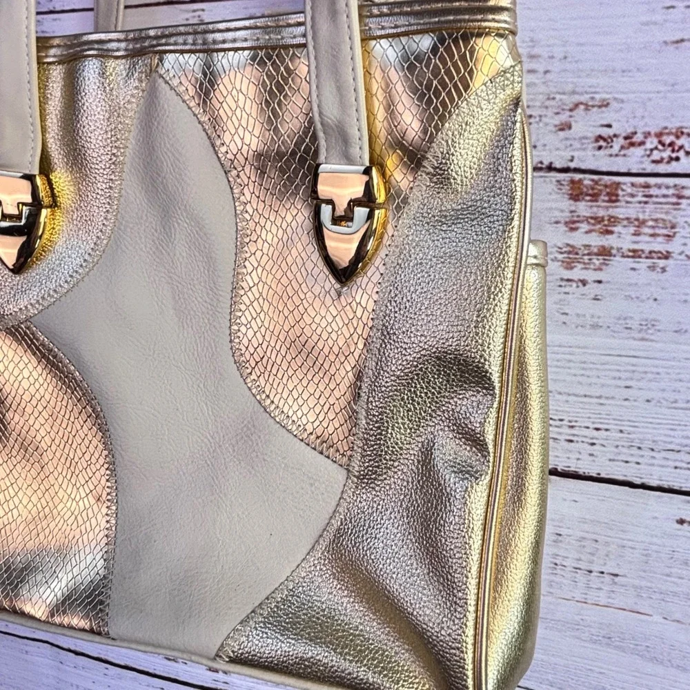 N/A shoulder bag