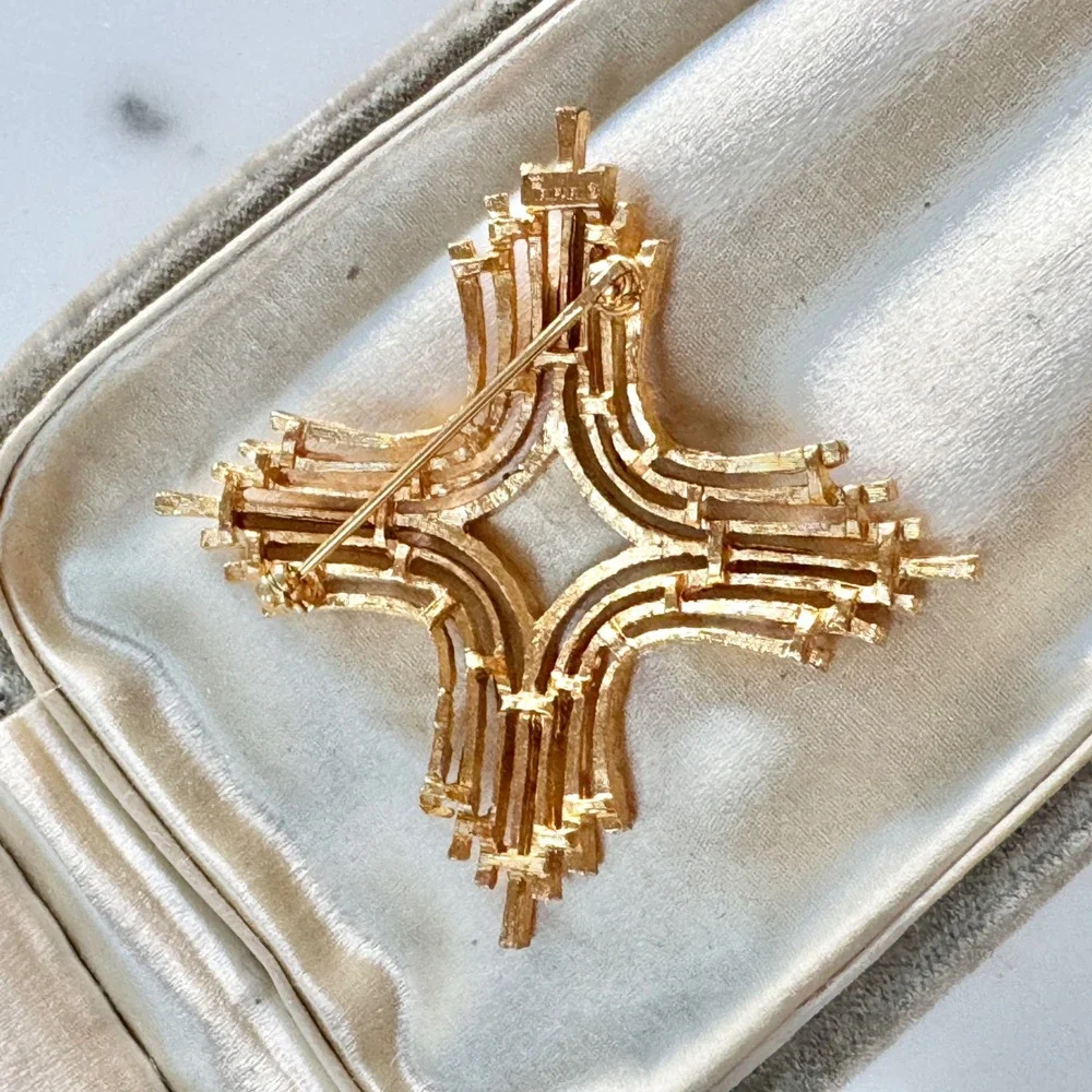 Trifari striking gold