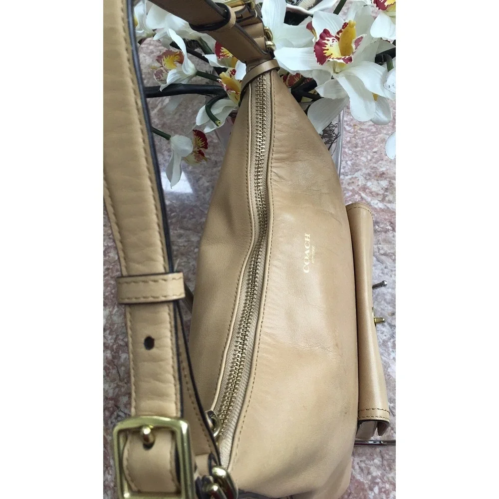 Coach legacy tan