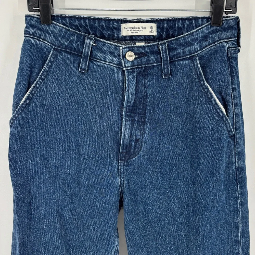 Abercrombie & Fitch excellent pre