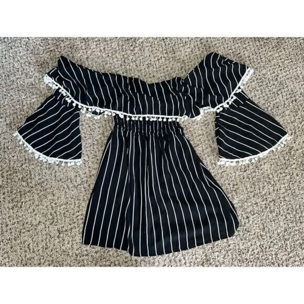 Zeagoo Women's Off Shoulder Striped Ruffles Strapless Mini Dress,‎ Black, Size M