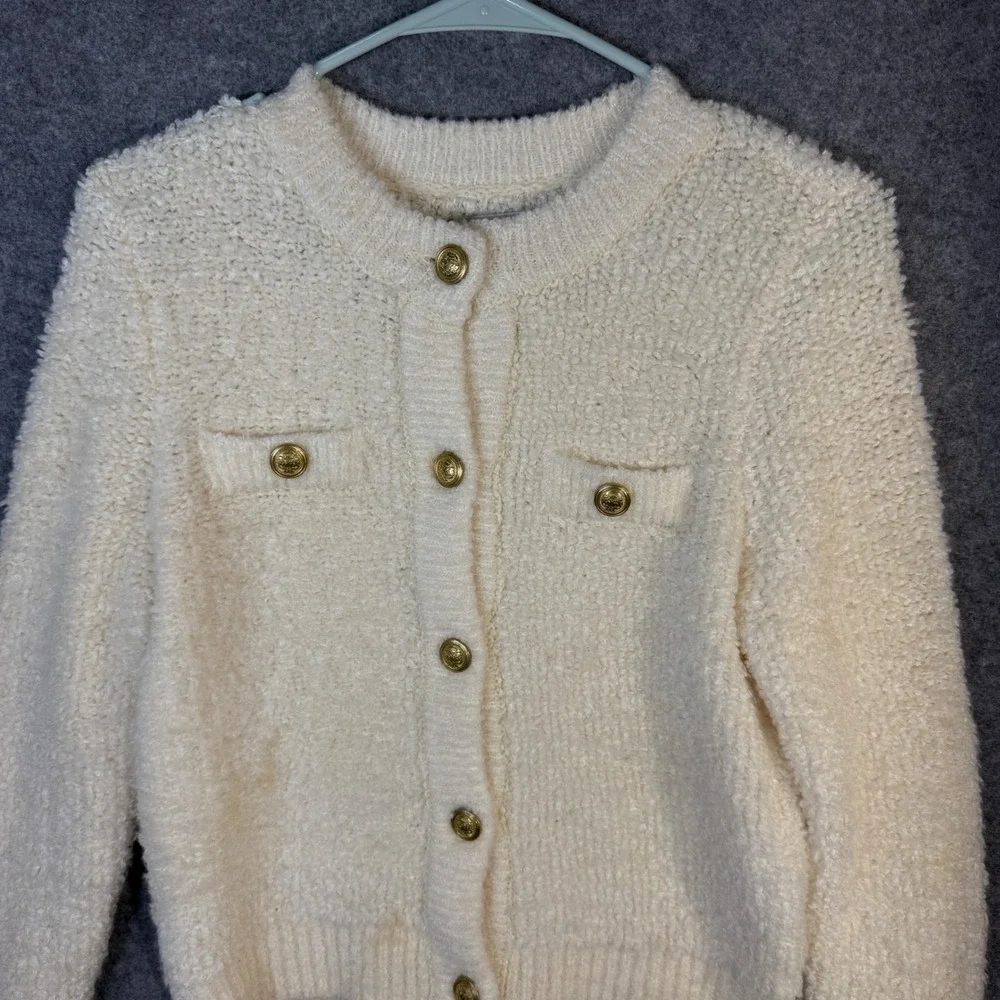 American Eagle By Payless cream fuzzy