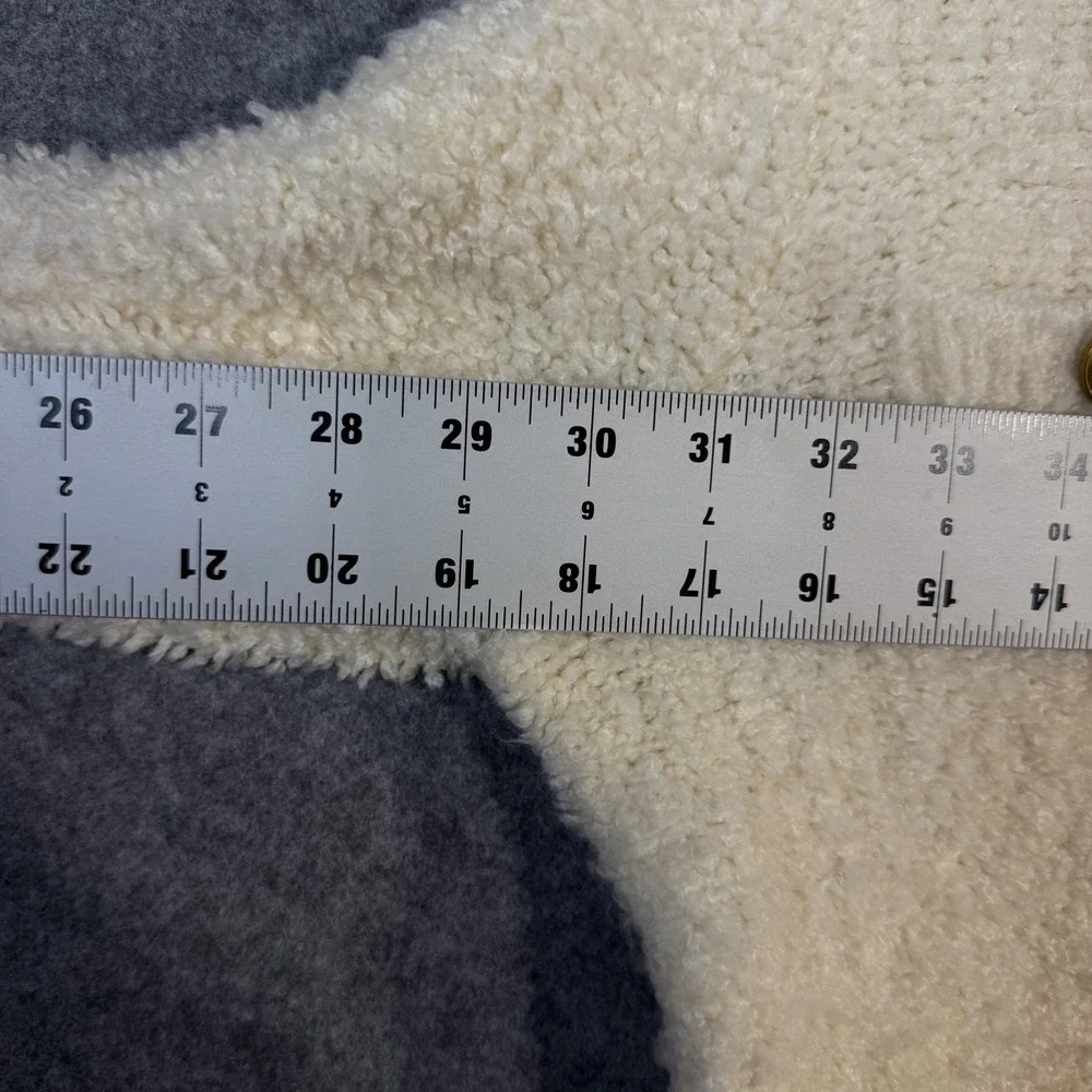 American Eagle By Payless cream fuzzy