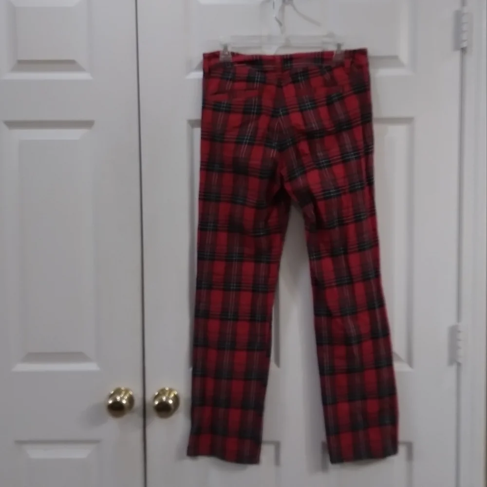 Urban Outfitters empyre red