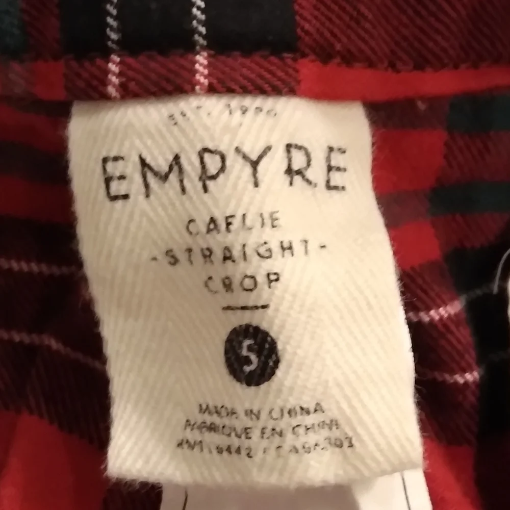 Urban Outfitters empyre red