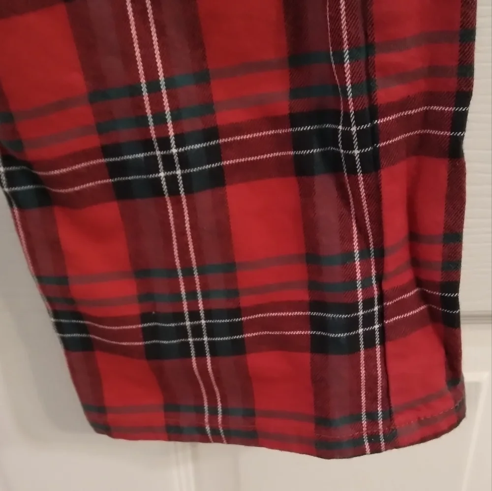 Urban Outfitters empyre red