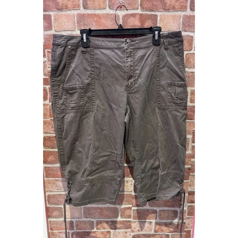 Venezia Cargo Shorts‎ Womens Size 18 Brown Cotton Blend Multiple Pockets Button