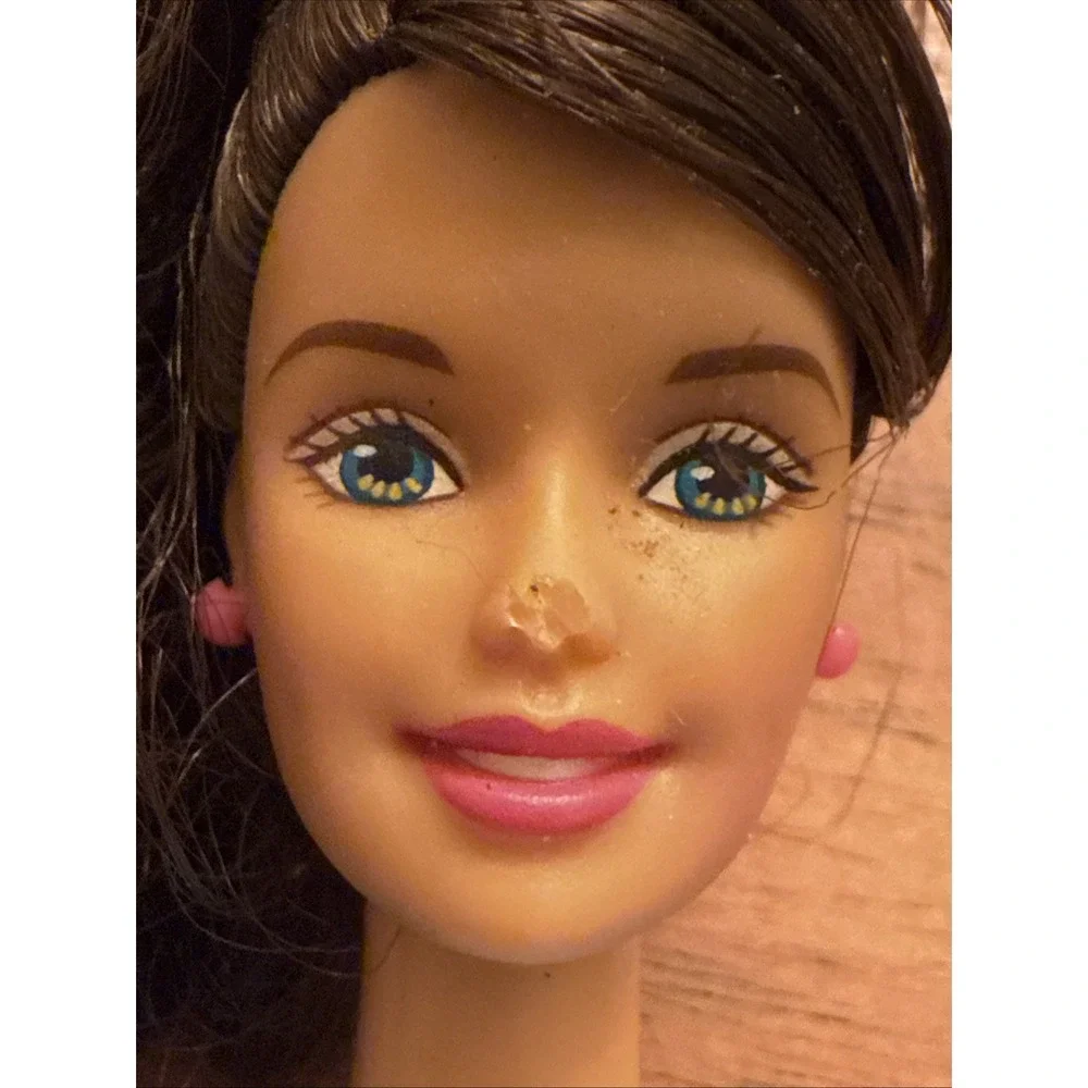 Vintage‎ BARBIE DOLL  PICTURE POCKET SKIRT TOP  Dark Hair Blue Eyes