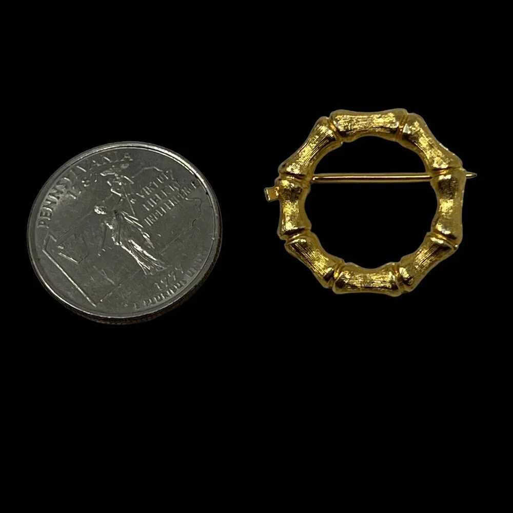 Unbranded vintage brooch