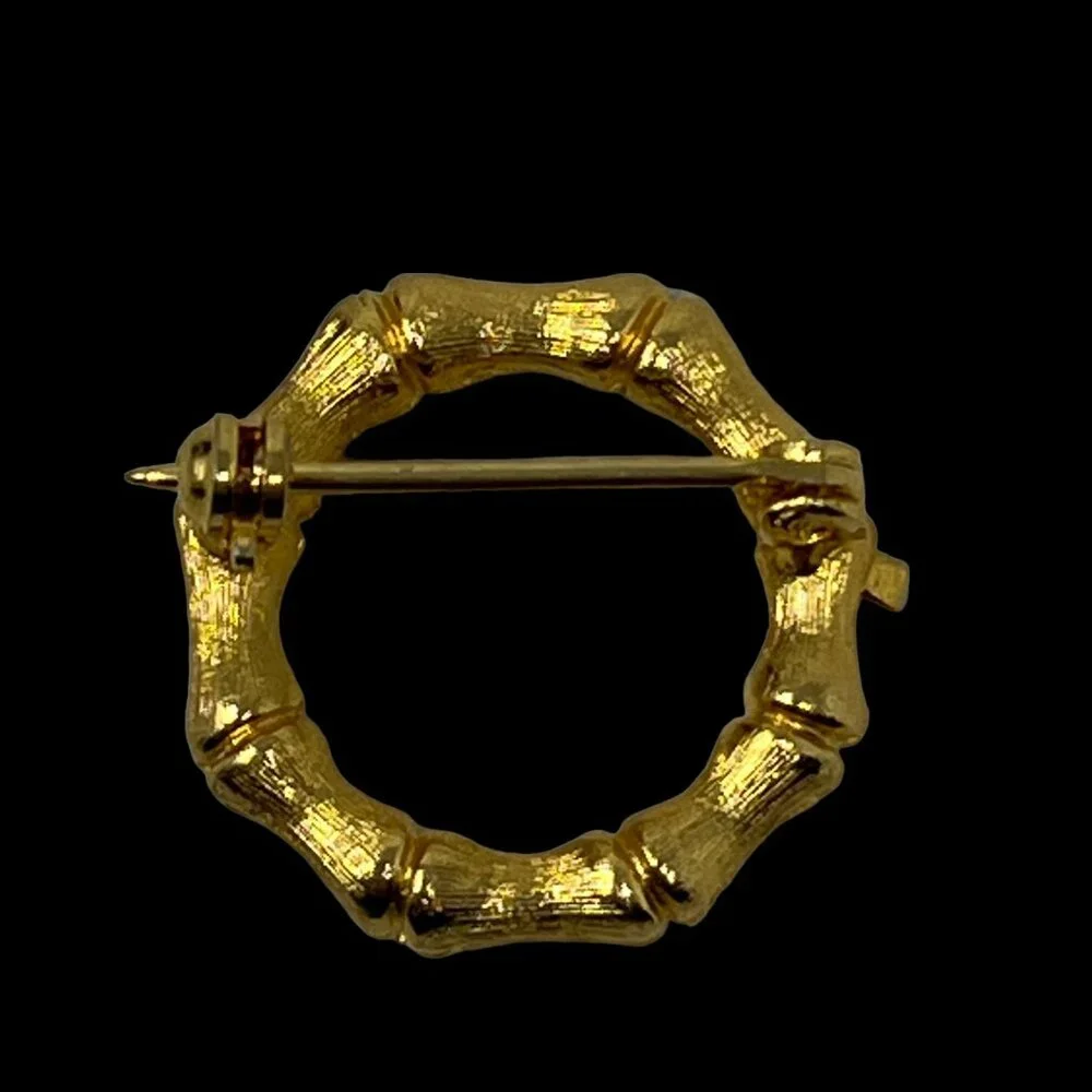 Unbranded vintage brooch