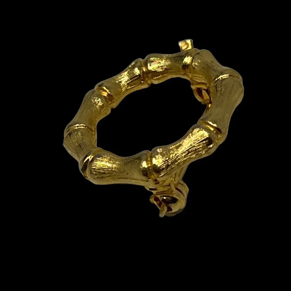 Unbranded vintage brooch