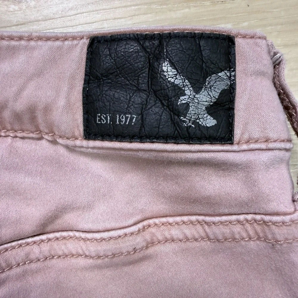 American Eagle Outfitters pockets design