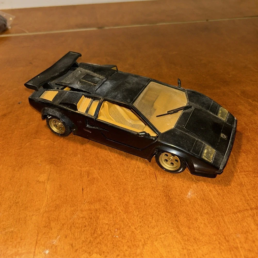 Black Lamborghini Countach 1/24 1:24 Revell G. M. B. H. 1988 Rare Vintage C2
