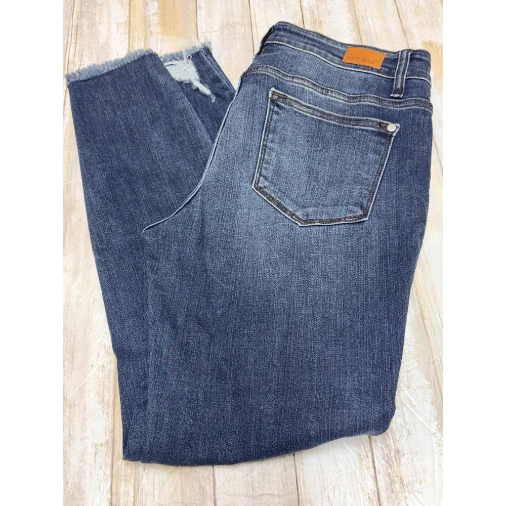 Judy Blue Skinny Fit Distressed Dark‎ Wash Jeans Raw Hem JB82365DK Womens 9/29
