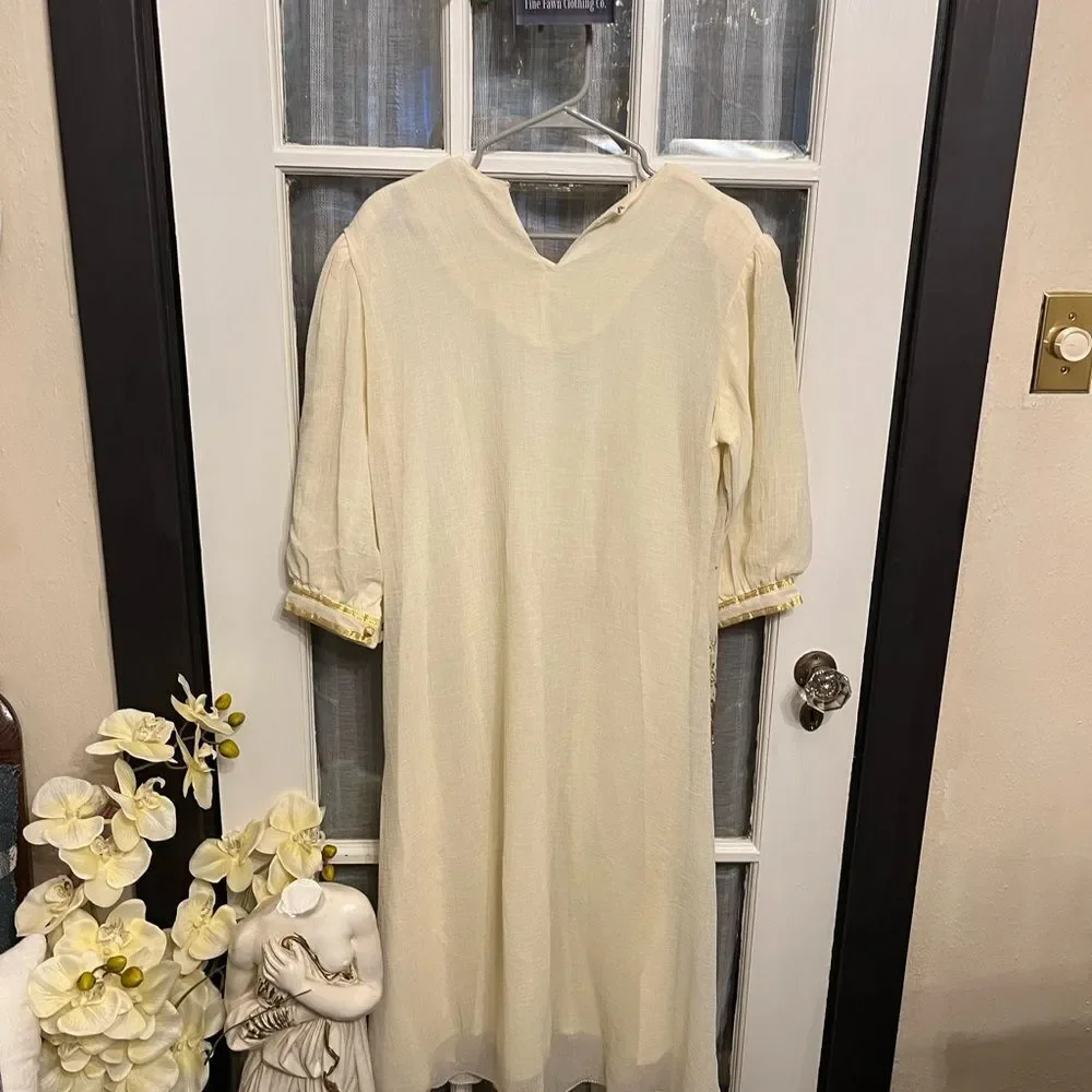 N/A elegant cream
