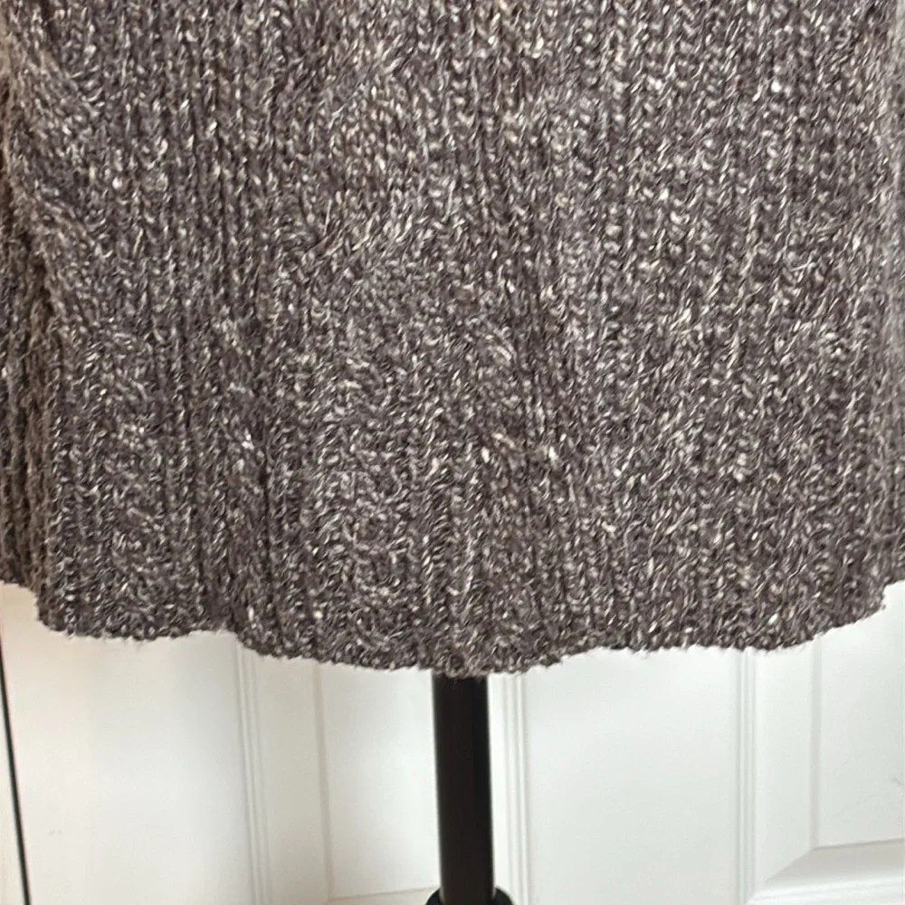 Alexandra Bartlett gently used