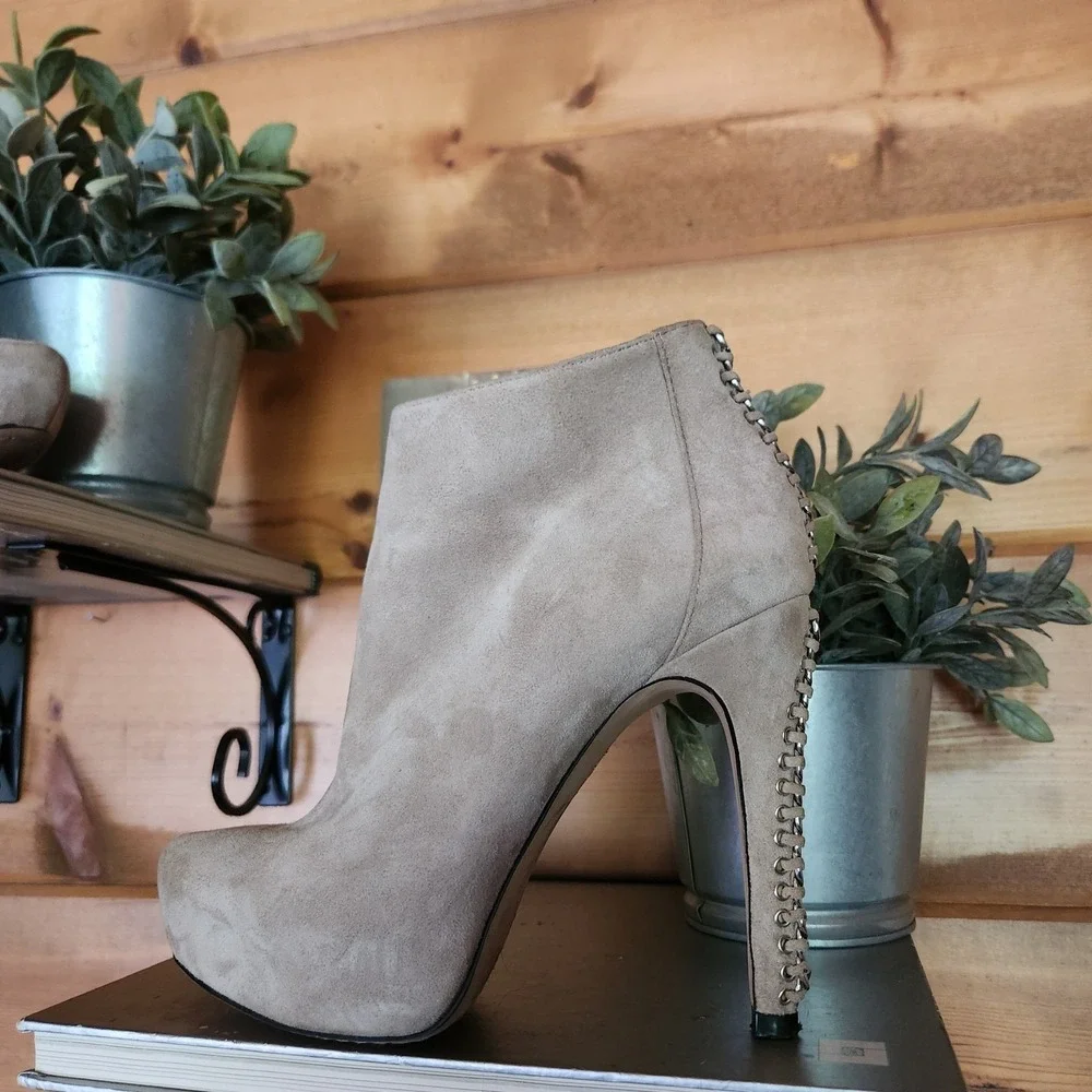 Vince Camuto vince camuto