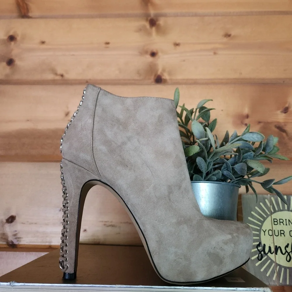 Vince Camuto vince camuto