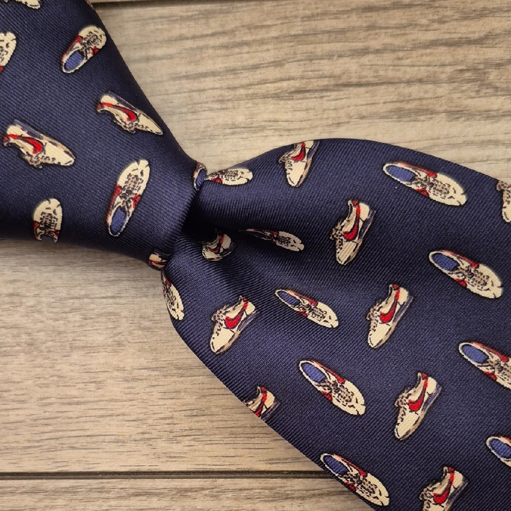 NIKE Cortez Sneakers Dark Navy Pattern Sakowitz Silk‎ Mens Tie VTG 90s RARE