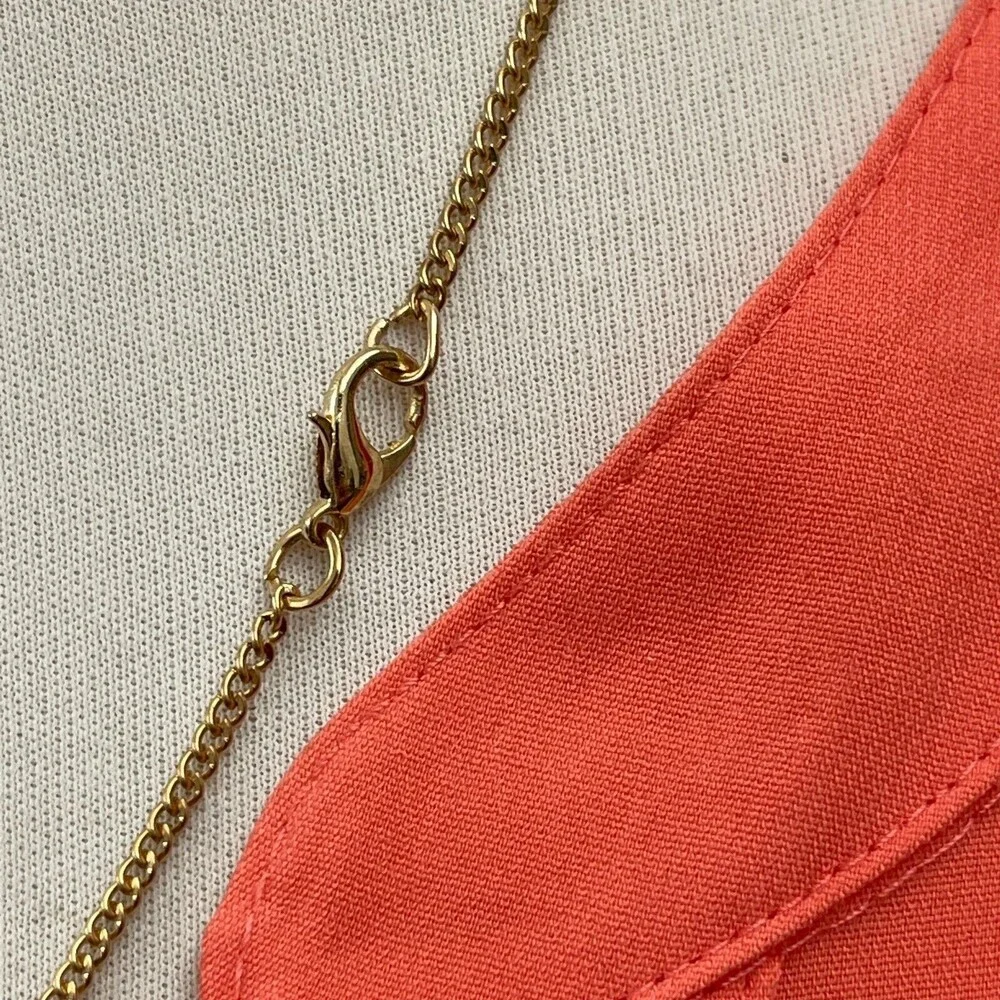 Unbranded gold tone