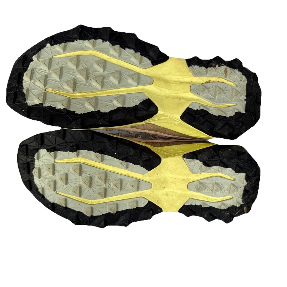 New Balance product pair