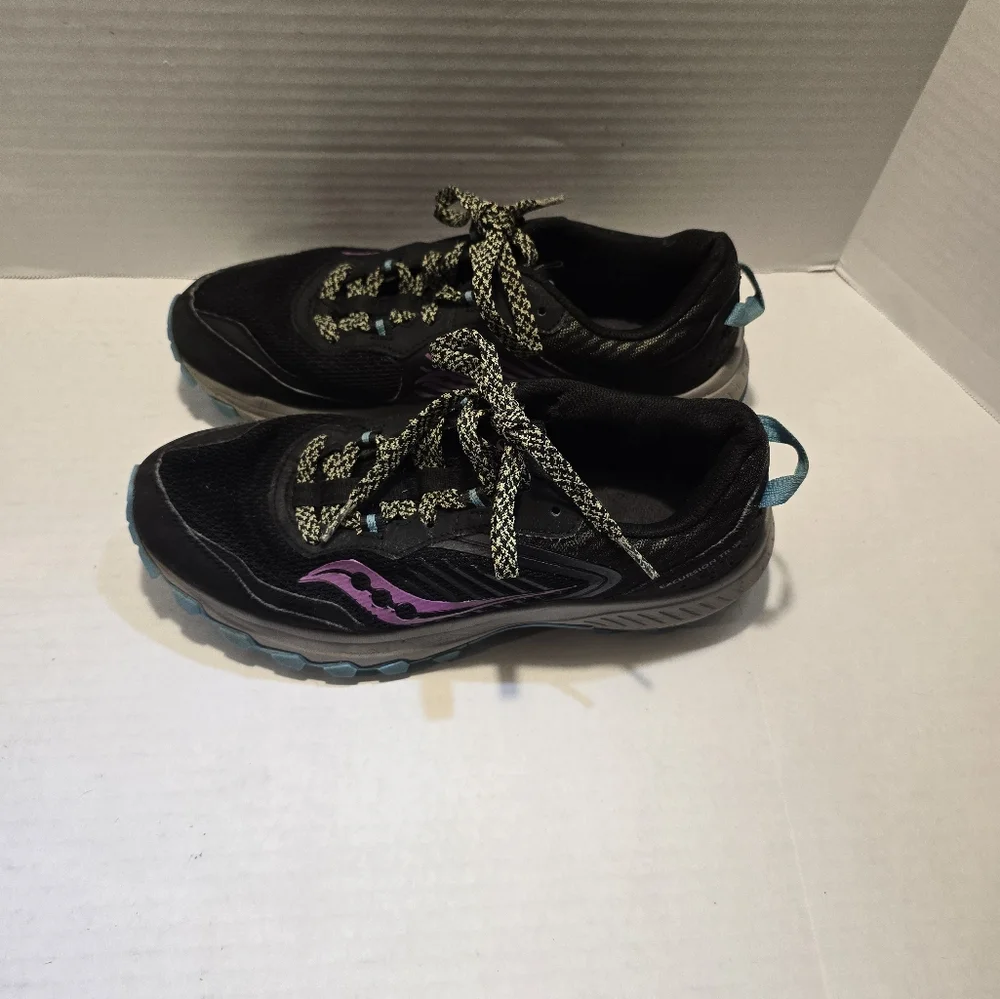 Saucony women running