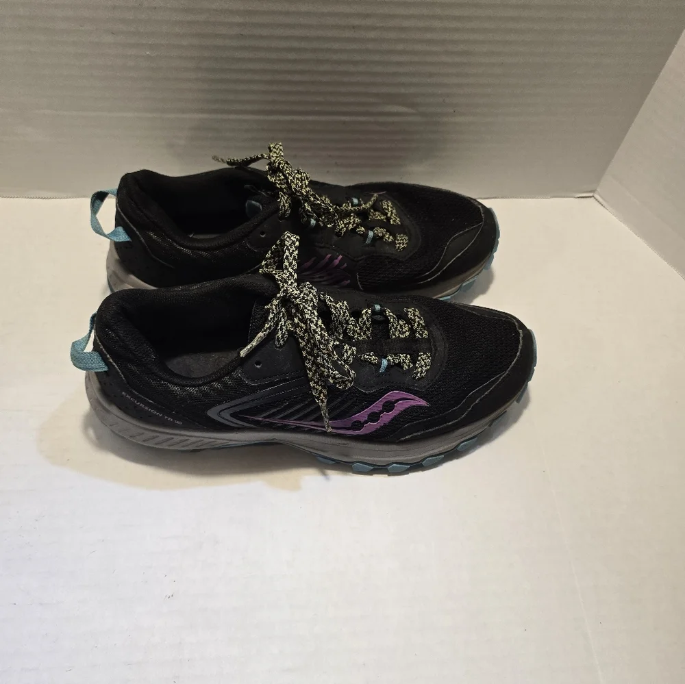 Saucony women running