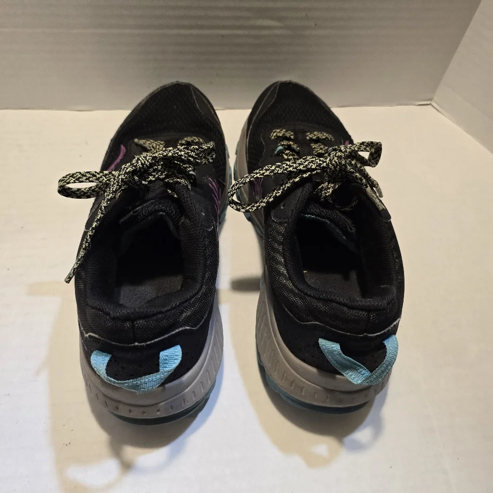 Saucony women running