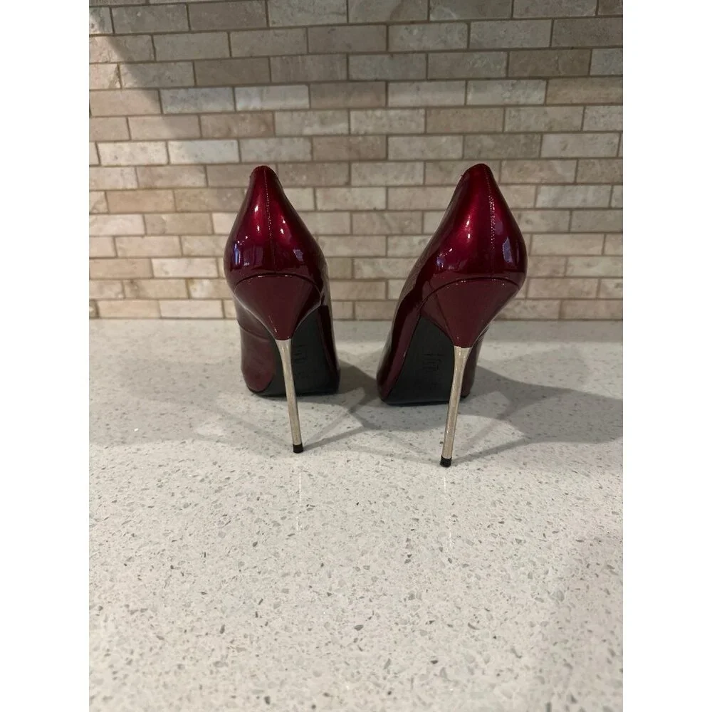 Stuart Weitzman size platform