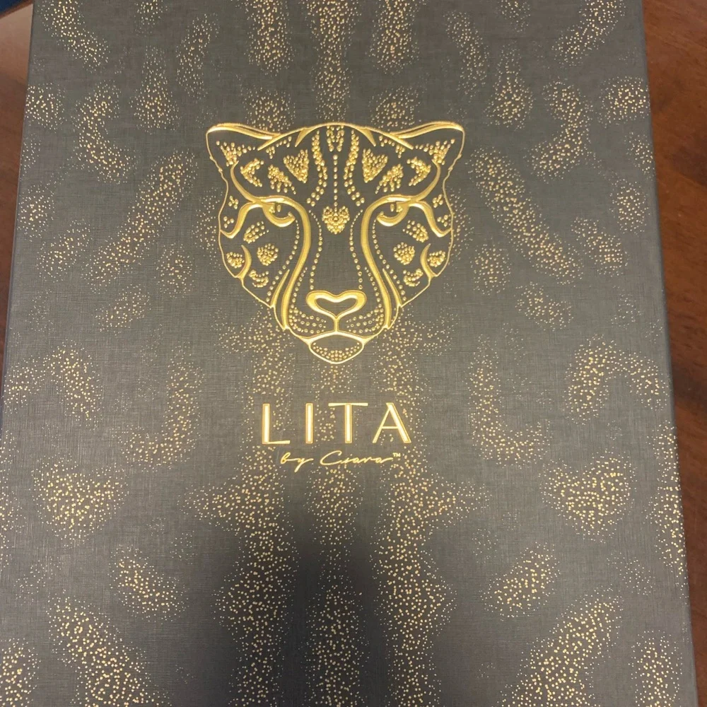 Lita / Revolve nib lita