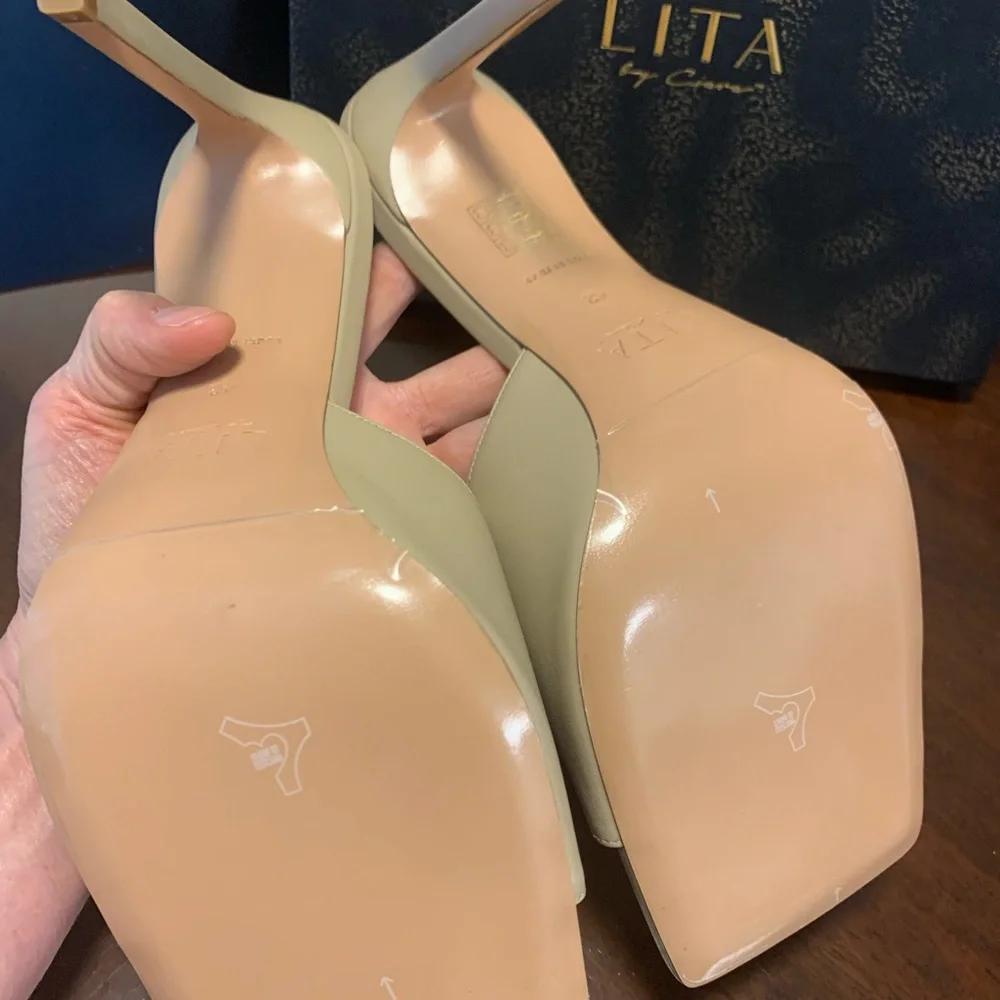 Lita / Revolve nib lita