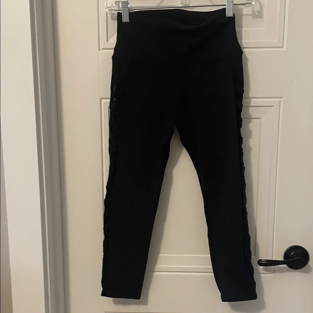 ALO Yoga euc black