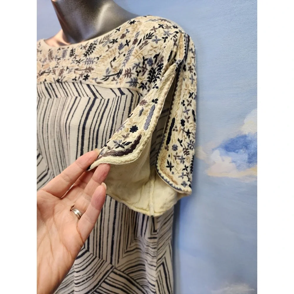 Benares embroidered sleeve