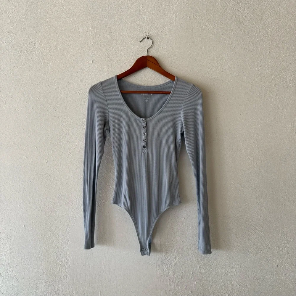 Long sleeve‎ Hollister California Ribbed Bodysuit Womens Size S Light Gray